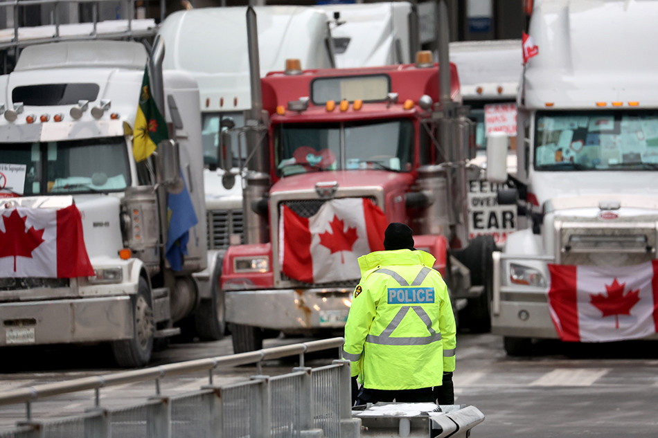 加拿大警方喊话封路卡车司机：现在离开，否则将面临逮捕什么是团队合作