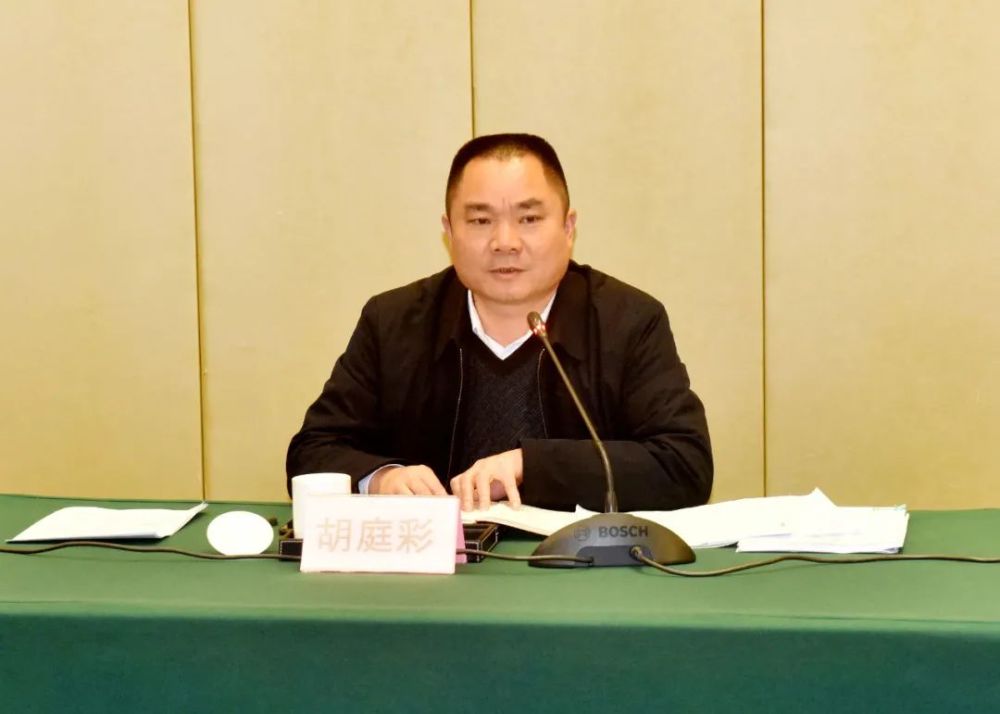 会上,文永健,敬震海分别代表雷州市委市政府向调研组领导汇报了雷州市