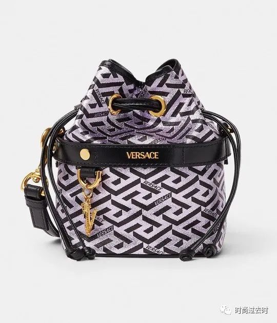 官網限定 ￥8,400versace 2021秋冬推出la greca 回紋老花塗層帆布