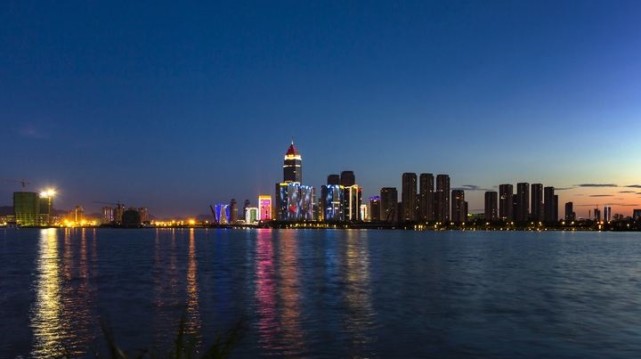 青岛与宁波的102个比较