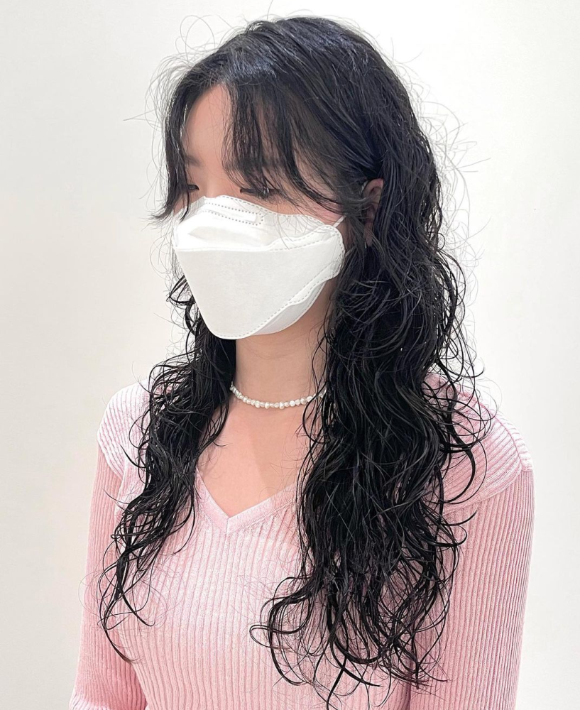 开春最流行这三大风向的长卷发