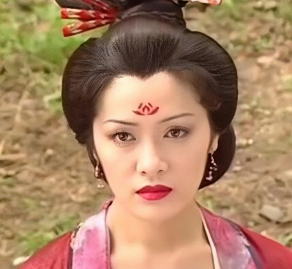 恬妞版恬妞在1994年《天师钟馗之杨贵妃》中饰演杨贵妃,在剧中演技虽