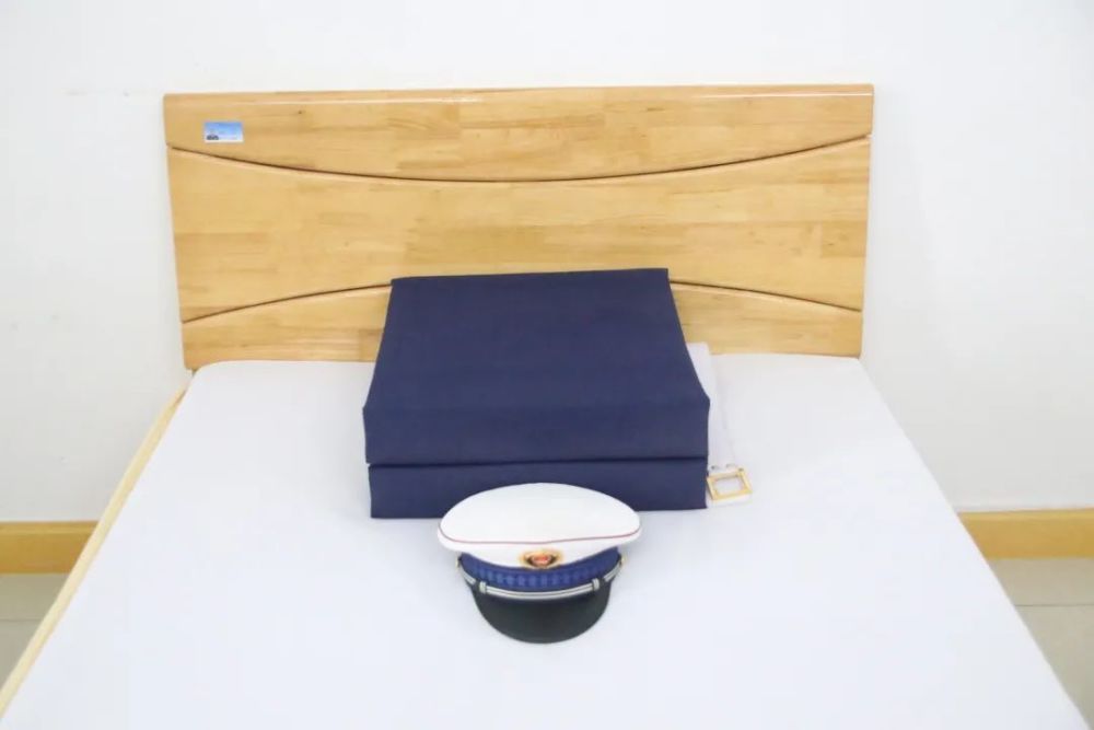 写给被子只是我以为你会一直陪在我身旁不是你不够分量总是不经意把你