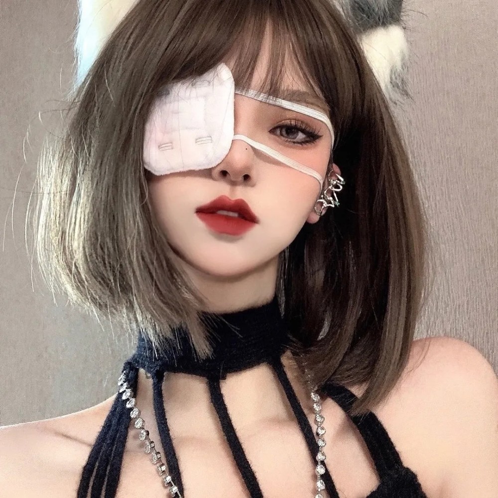 qq女图前路漫漫亦灿灿