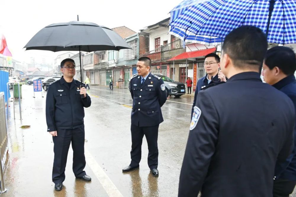 2月17日下午,益陽市人民政府副市長,市公安局黨委書記,局長謝振華赴