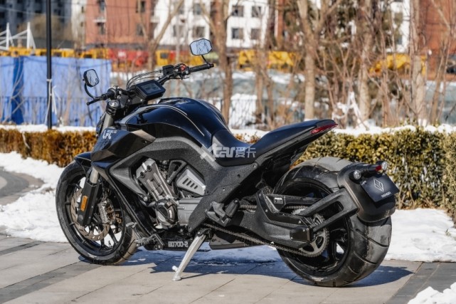 只有狠人能驾驭的玩具试驾奔达燎700