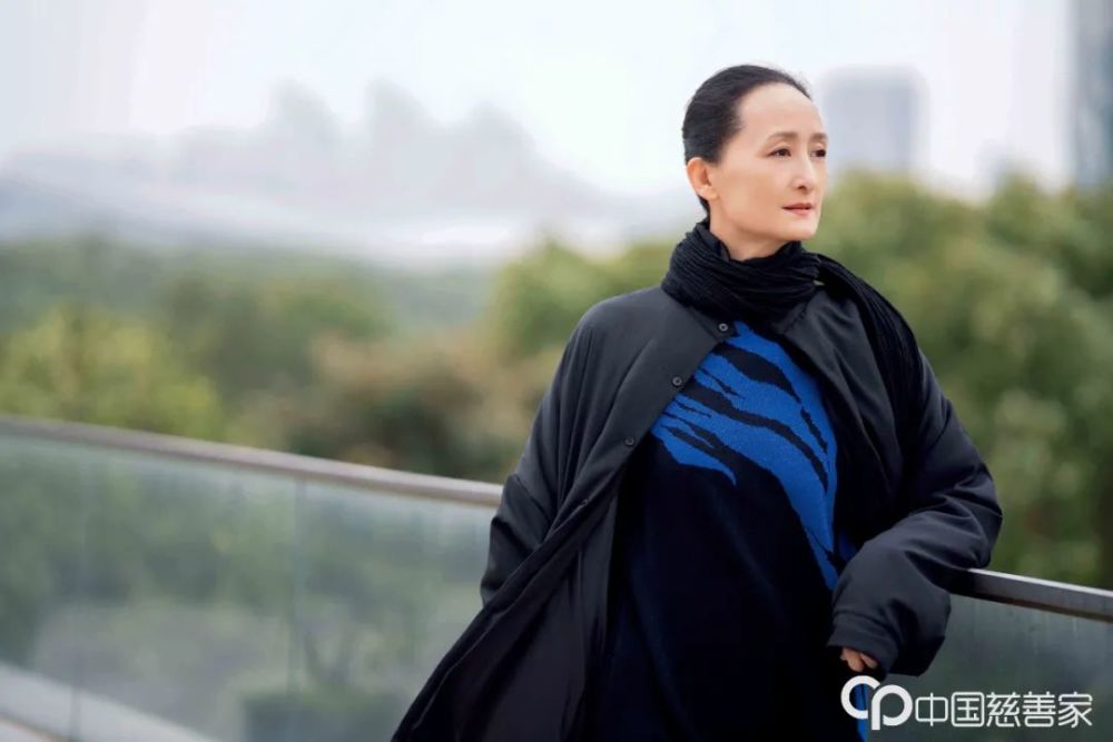 中国慈善家2021年度人物|中央芭蕾舞团团长冯英:一生一事_腾讯新闻