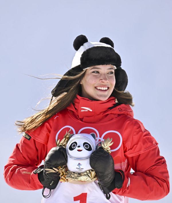 冬奥熊猫帽图片