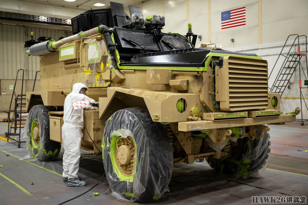 美军美洲狮防地雷反伏击车的下岗再就业成为警察的重型装备