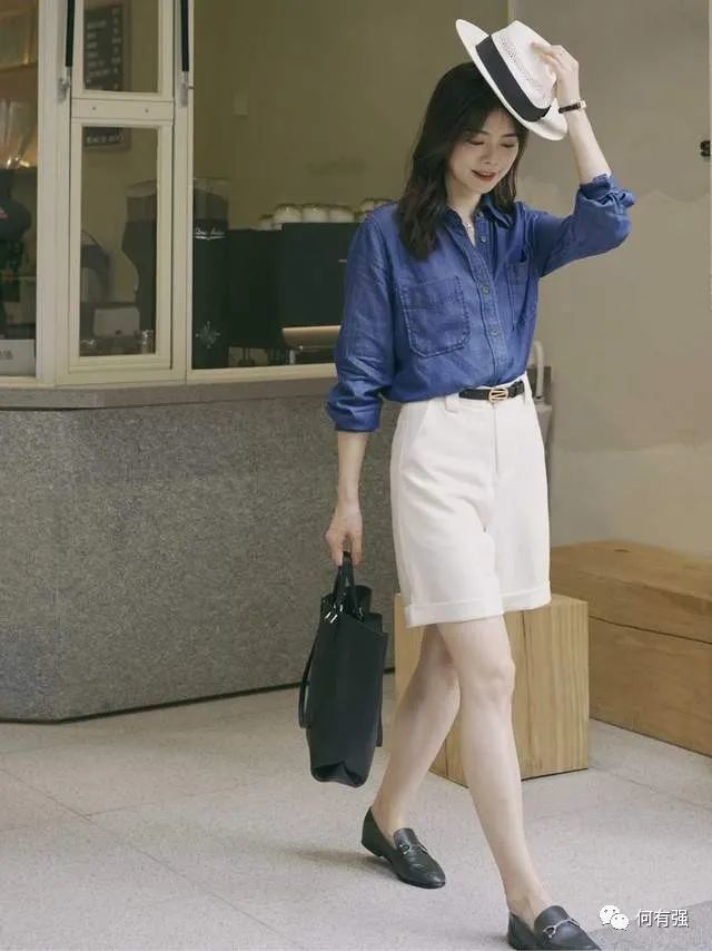 牛仔衬衫的高级穿法长这样，时髦精致又百搭，照着穿准没错