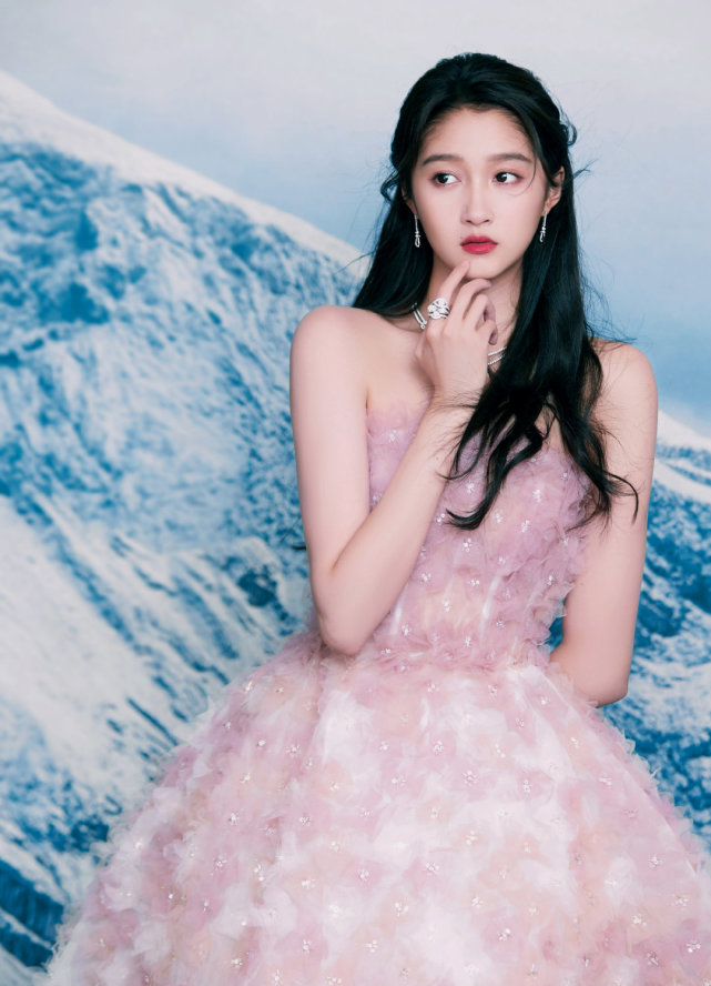 关晓彤粉色公主