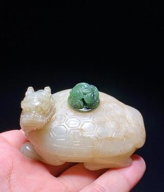 清乾隆和田玉籽料白玉龙龟水呈水注
