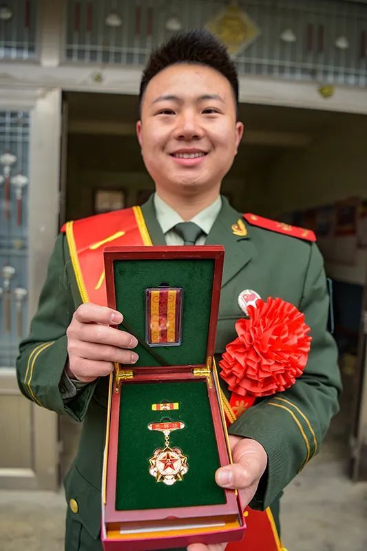 岳西这位现役军人立三等功!_腾讯新闻