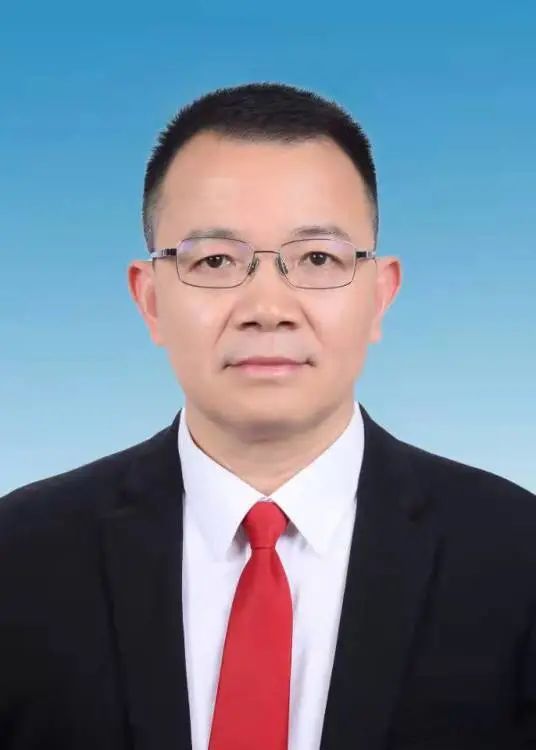 最新益阳一县委书记履任新职