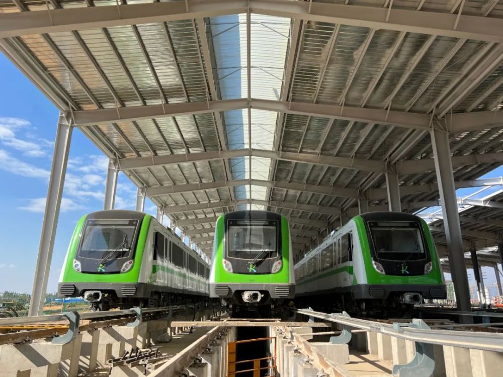 昆明地铁五号线渔村停车场施工进度完成90三辆列车已入驻