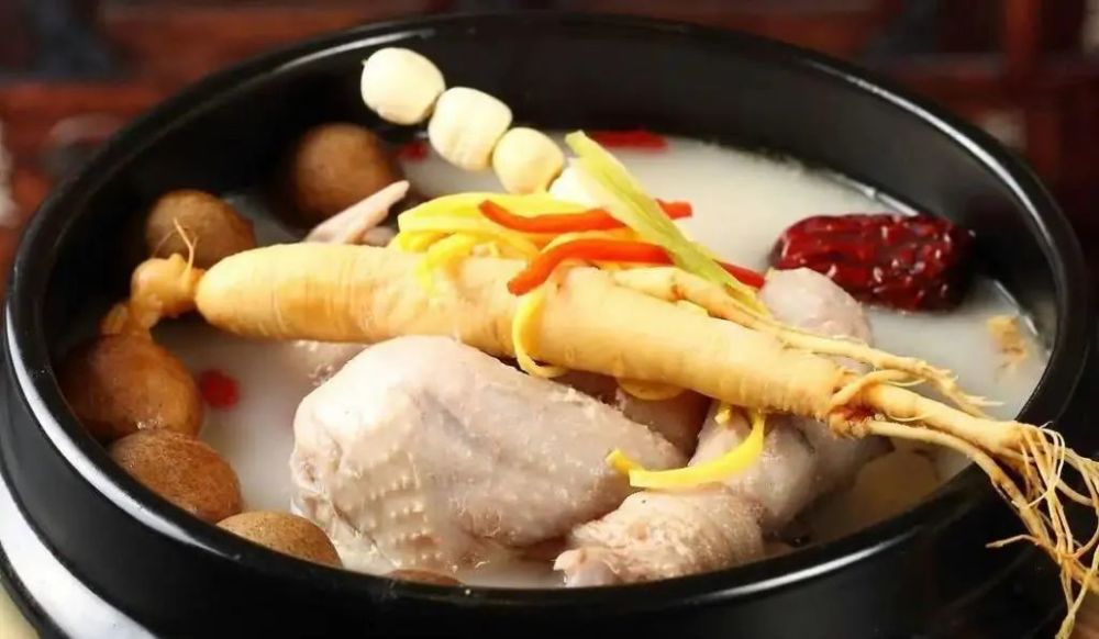 传统参鸡汤美味又滋补