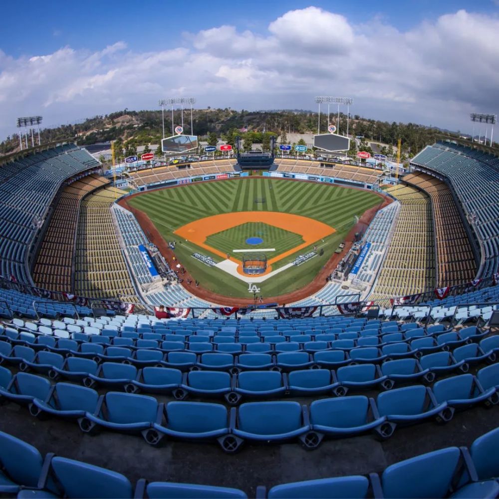 跟着近6万人一起看球是什么体验来道奇球场就知道了