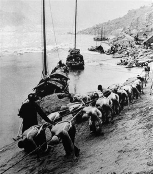 在烟台主要就是当搬运工人,给码头装船卸货,码头的东西一般都是大件