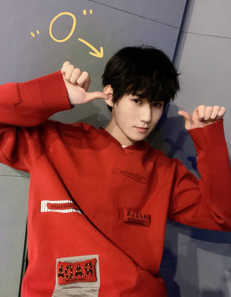 时代峰峻工作人员好敢,给张真源要三万春节红包,小孩表情都愣住了