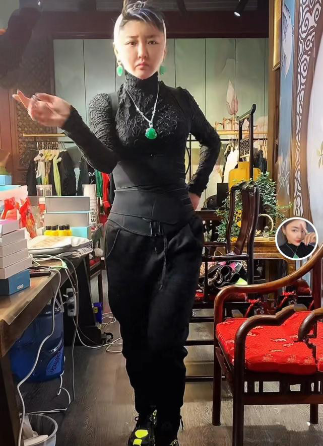 娇娇回怼徐凯泉称其就是一个网混子抨击自己是为了讨好赵本山