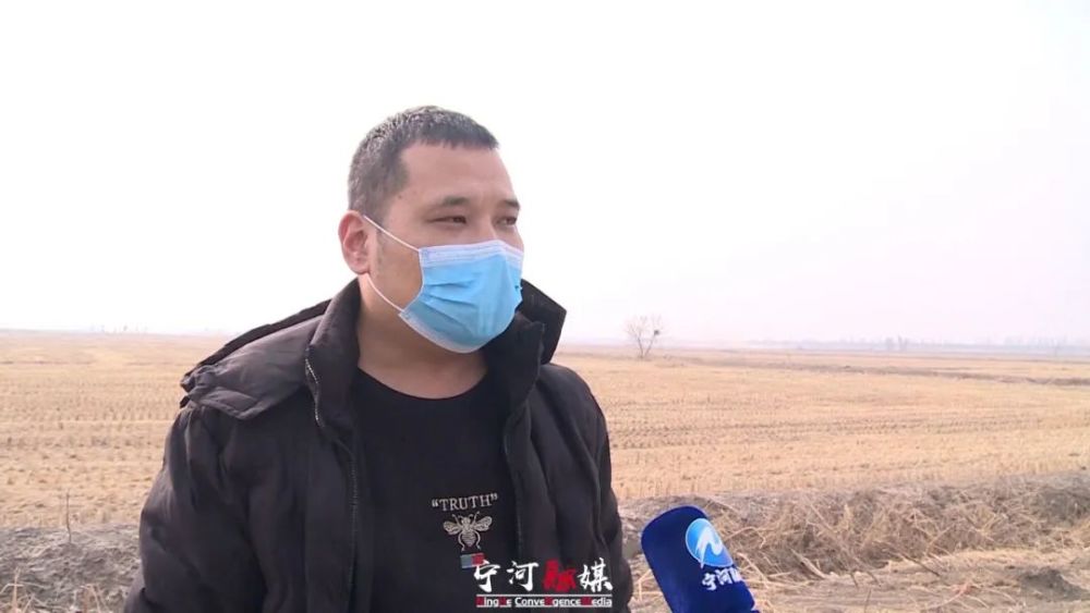 "北京清河农场清淤除草项目总监理工程师闫玉峰说.