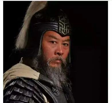 刘魁是来自我国蒙古的演员,因此其外形,气质,非常有蒙古人的粗狂和