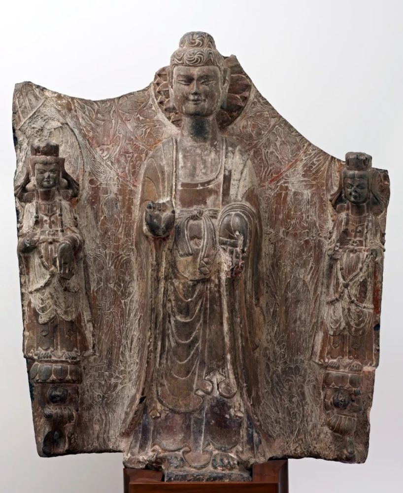 北魏石雕一佛二菩萨像