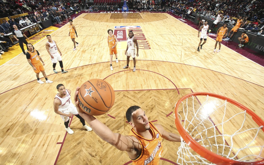 以赛亚队晋级新秀赛决赛!贝恩罚球绝杀 格林空砍20分秀大风车扣篮