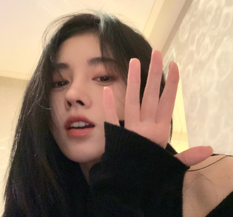 鞠婧祎娱乐圈的自拍达人