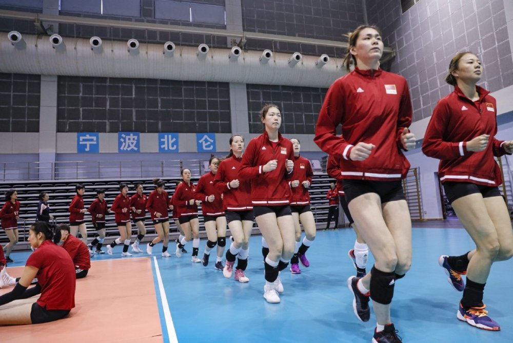 虽然中国女排阵容仍然不整,世界排坛也是强敌林立,但是有了国家的重视