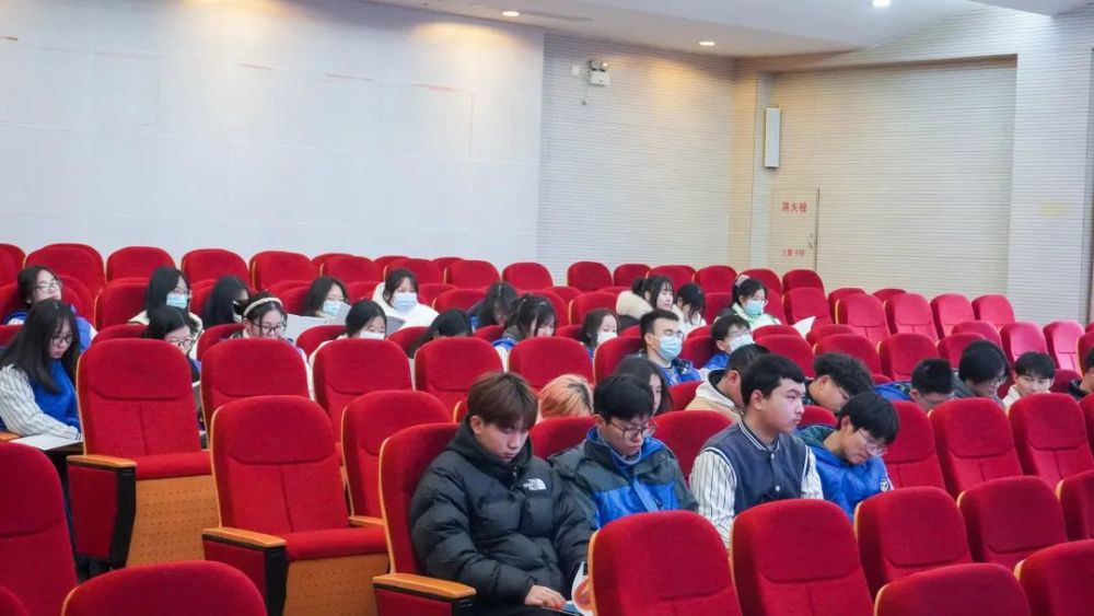 虎力全开一起向未来余姚市五职校2021学年第二学期开学工作会议