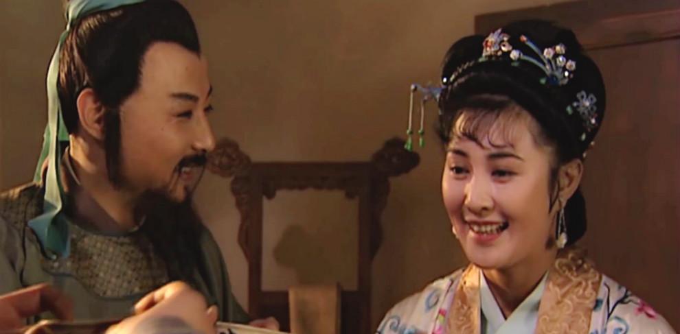 熟读《水浒》原著的读者都知道,林冲比较有钱,跟高俅私交也不错.