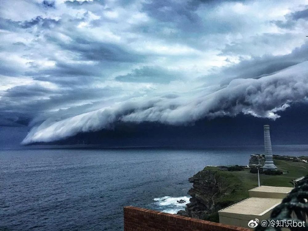 原来天上的云也可以有海啸