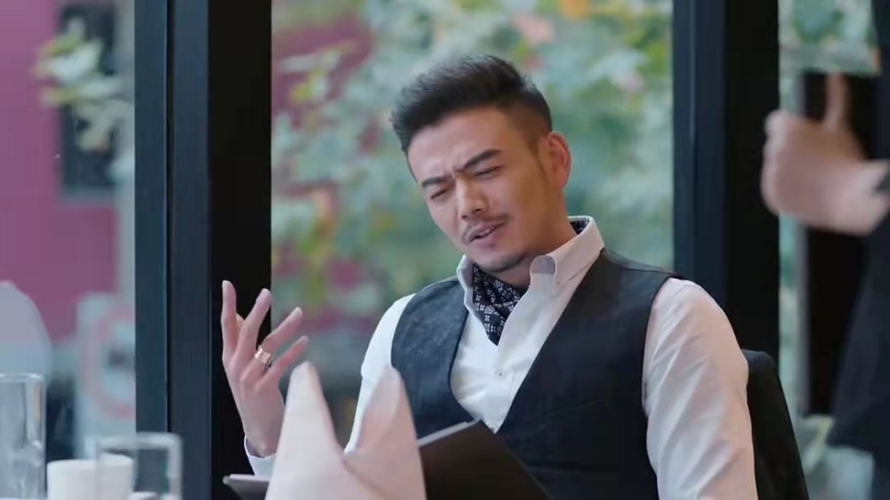 看《欢乐颂》原著,我发现包奕凡追求安迪背后藏着豪门婚姻的真相_腾讯