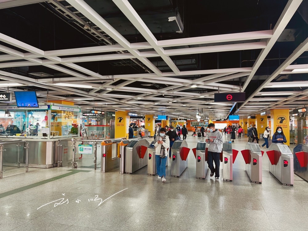 广州最挤地铁站之一与体育西路齐名据说早晚高峰水泄不通