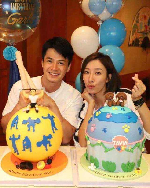 如今罗子溢已经与tvb视后杨茜尧结婚,还育有一对子女,而傅颖仍是单身