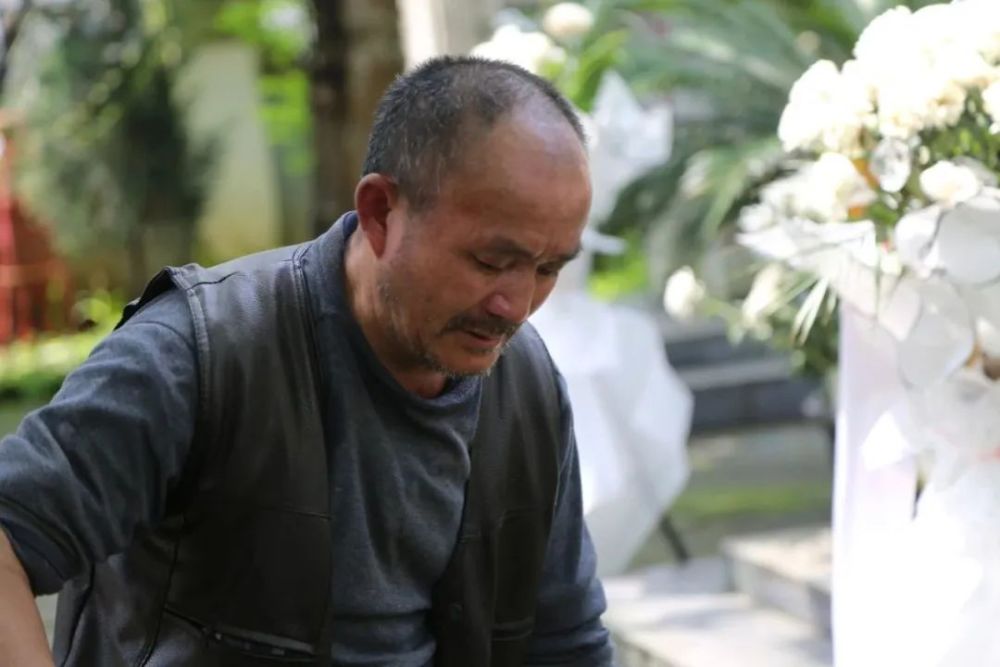 义务守护烈士英魂石正祥荣登2021年中国好人榜