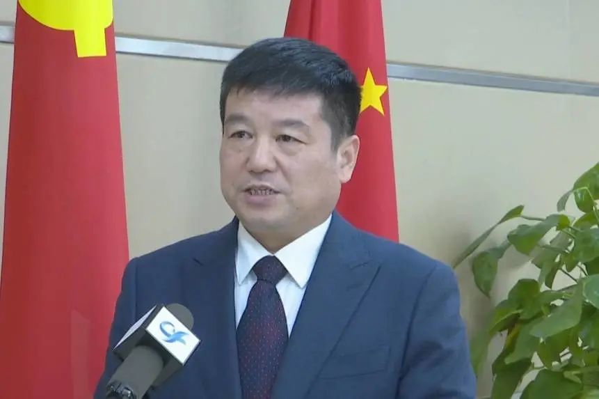 专访叶集区委书记赵珞