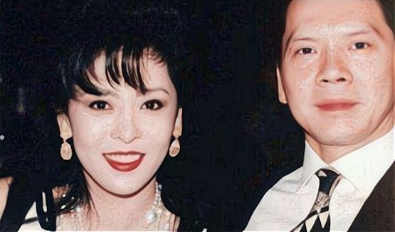 向佐和李小龙是同一天出生为安慰丈夫前妻陈岚让丁佩抚养向佐