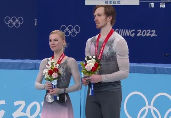 不服气 俄罗斯组合仅输0 63分 遭隋文静 韩聪绝杀 颁奖时黑脸 天天看点