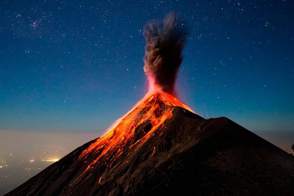 危地马拉怪兽火山爆发每小时喷发六次或引发灾难危机