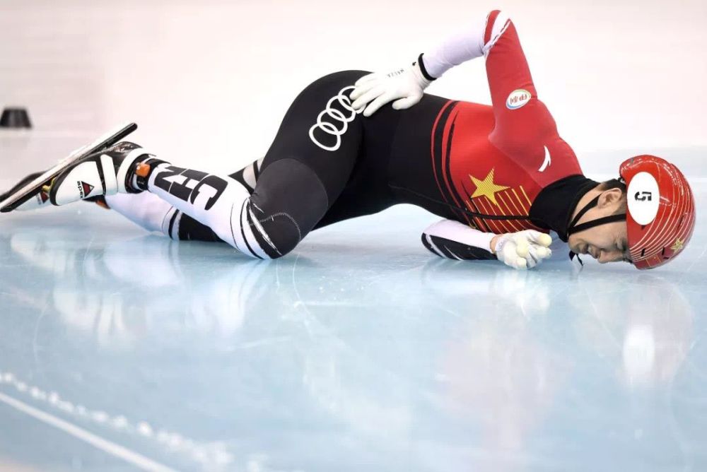 武大靖的金牌之路父母劝退女队嘲笑遗憾成就冲刺之王