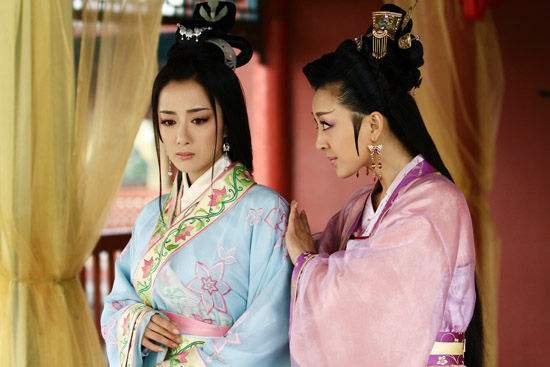 三国美女甄宓被曹丕赐死后在下葬时曹丕为何还要将她被发遮面以糠塞口