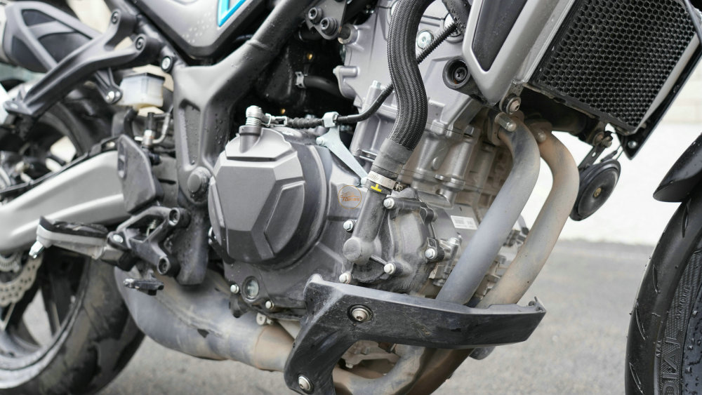 作为缔造者的隆鑫,在350ac上首次使用这台发动机