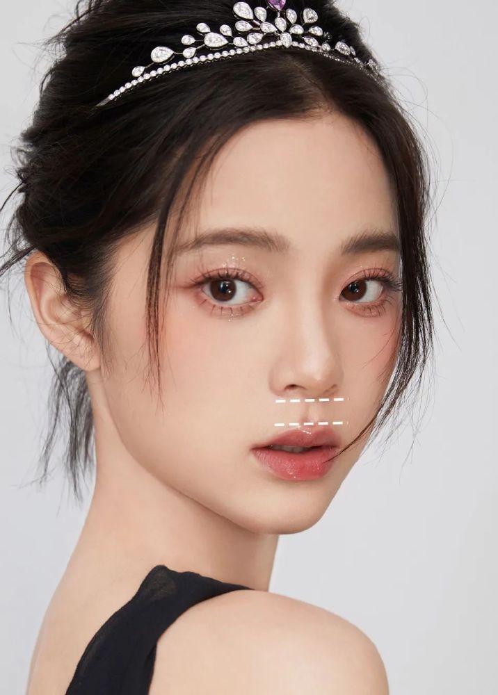 面中长,人中长的女生,怎样化妆不显老?插图36