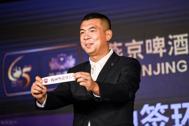 前国脚徐亮“踢假球”？直言是人生最大污点，想跟赵本山聊一下_腾讯新闻