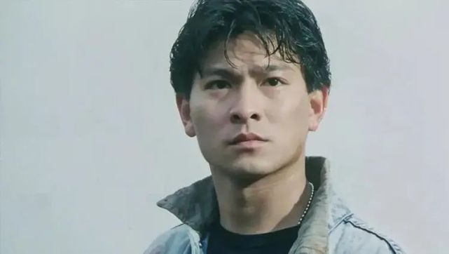 今天的记忆音符要为您介绍的歌曲是由刘德华演唱的一首闽南语歌曲