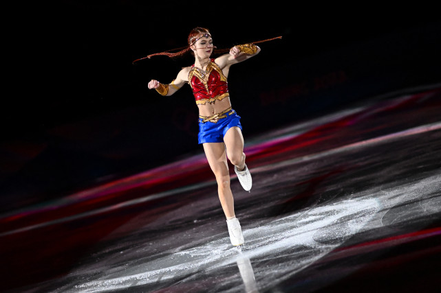 2月20日,俄罗斯奥委会选手亚历山德拉·特鲁索娃在表演滑中.