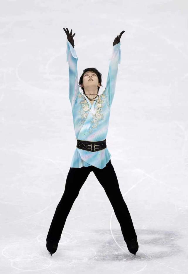 羽生結弦三套考斯滕閃耀北京!