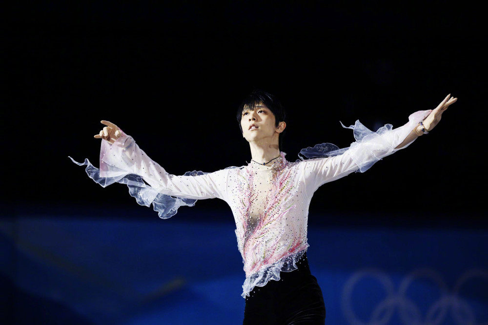 羽生結弦花樣滑冰表演輕盈優雅的仙子